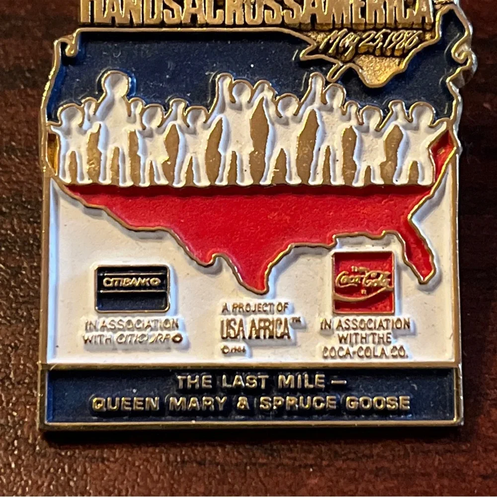 Vintage Coca-Cola Coke Hands‎ Across America Last Mile Queen Mary Lapel Pin